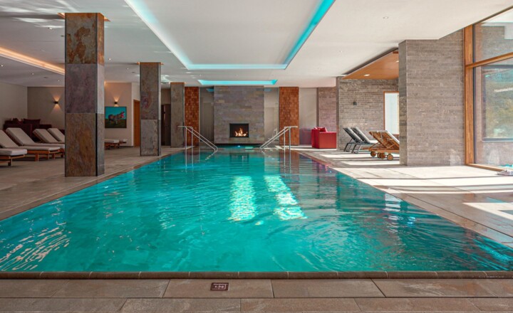 Wellnesshotel in Bayern mit Indoor-Pool, Ruheoasen und Kamin.